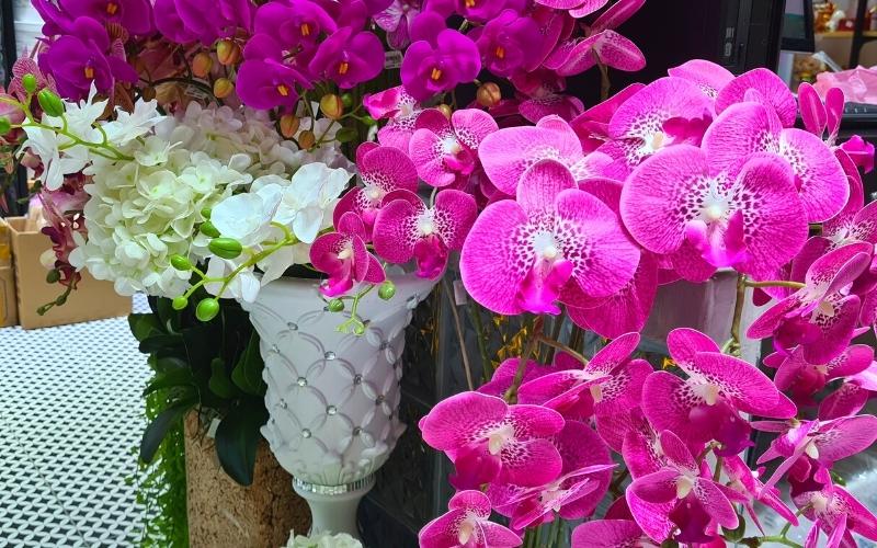 Artificial Flower Decoration in Paradise City